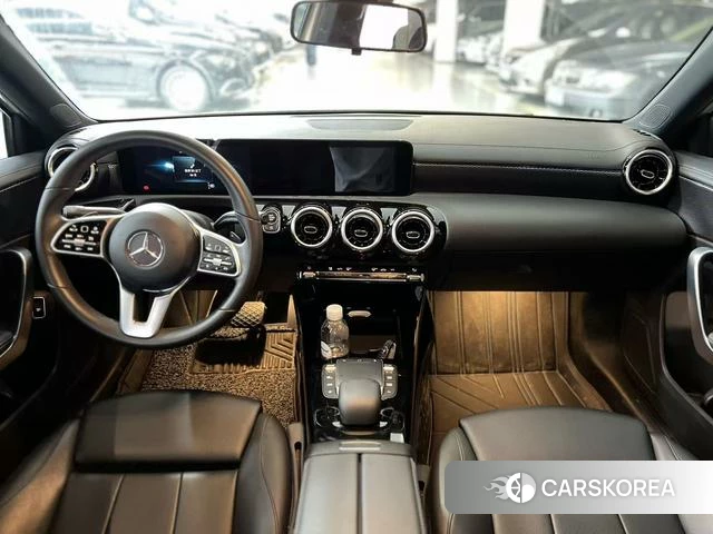 Mercedes-Benz Class A 2022 Белый из Китая