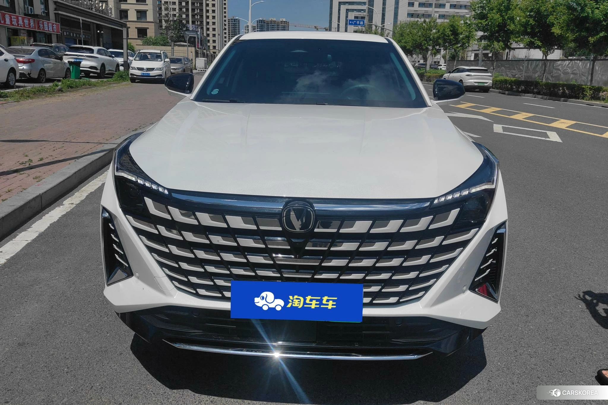 Chang'an UNI-Z PHEV 2024 Белый из Китая