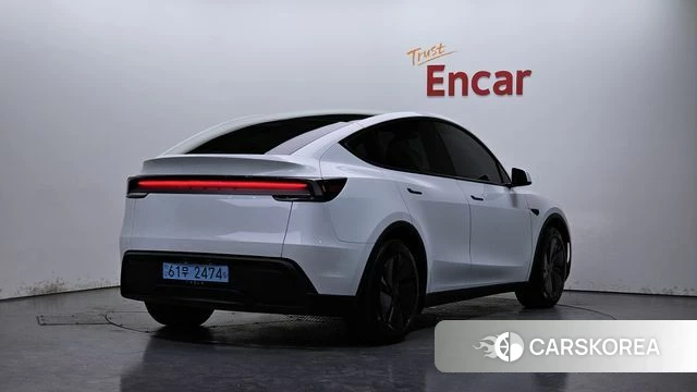 Tesla Model Y 2025 Белый из Кореи