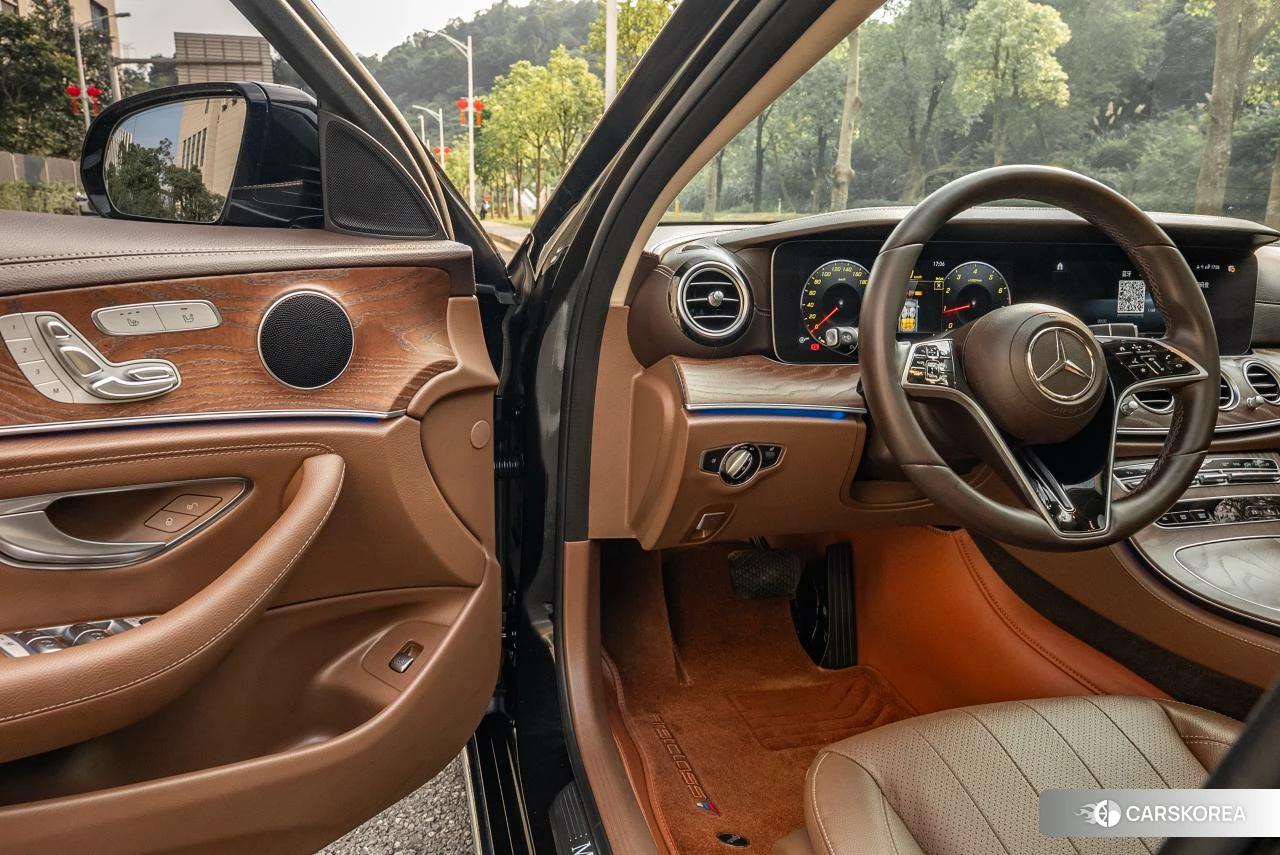 Mercedes-Benz E-class 2021 Черный из Китая