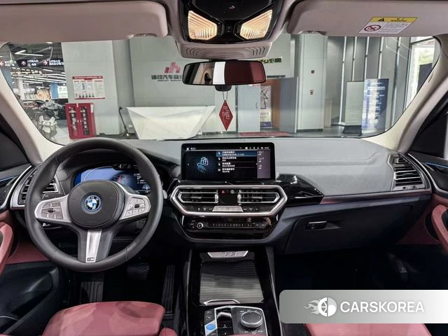 BMW iX3 2024 Черный из Китая