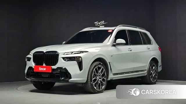 BMW X7 (G07) 2024 Цвет галактики из Кореи