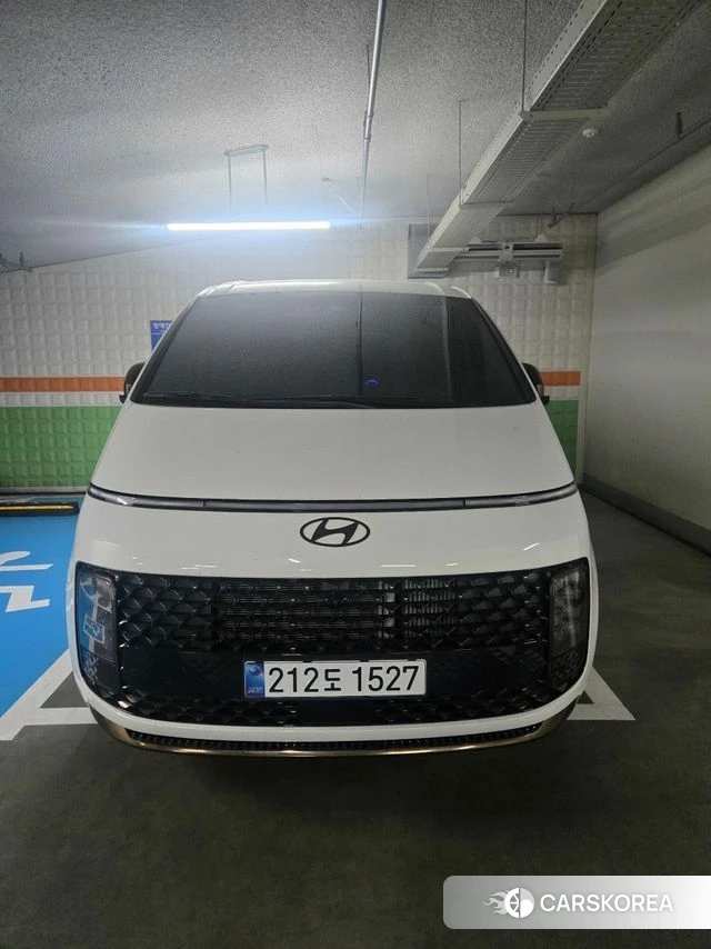 Hyundai Staria 2025 Белый из Кореи
