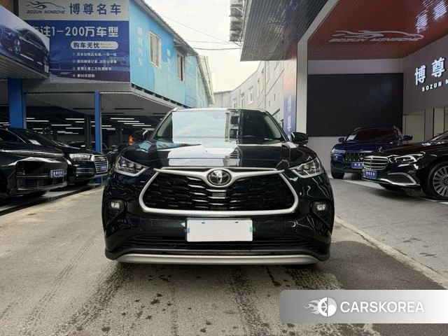 Toyota Highlander 2023 Черный из Китая