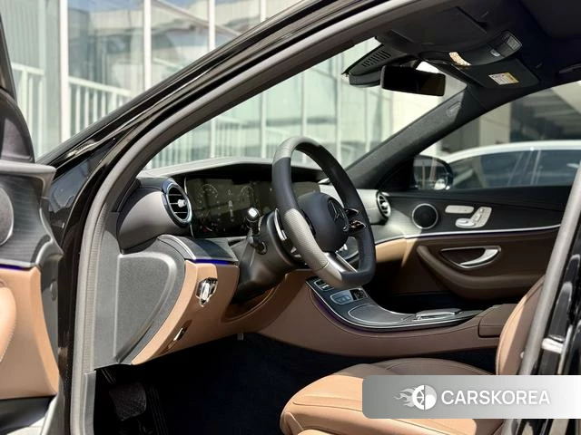 Mercedes-Benz E-class 2023 Черный из Китая