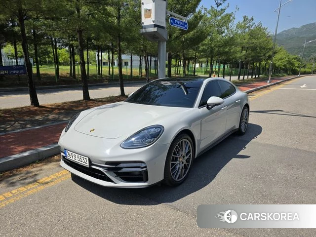 Porsche Panamera (971) 2022 Серебристо-серый из Кореи