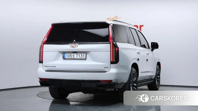 Cadillac Escalade 5th Generation 2022 Белый из Кореи
