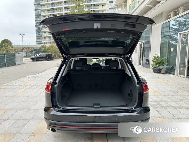 Volkswagen Touareg 2021 Черный из Китая