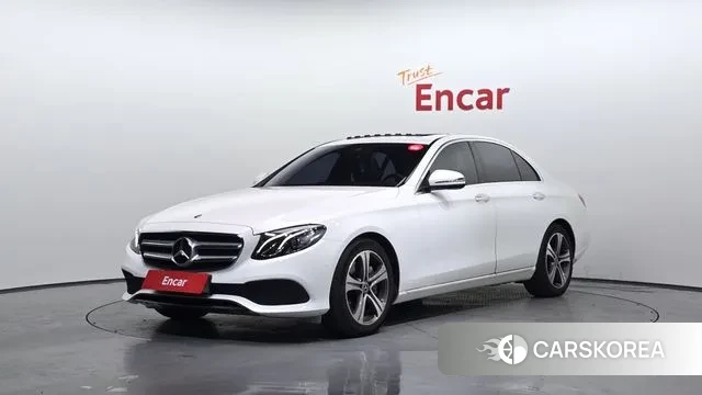 Mercedes-Benz E-Class W213 2019 Белый из Кореи