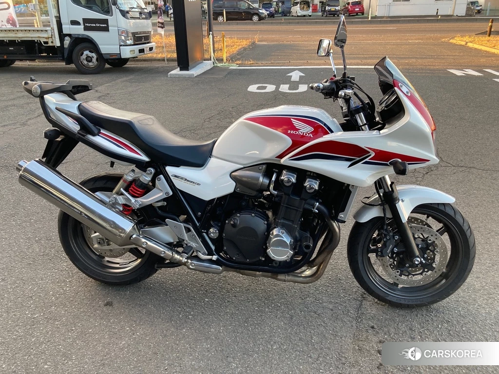 Проданный Honda CB1300SF BOLDOR 2010 из Японии, фото 2