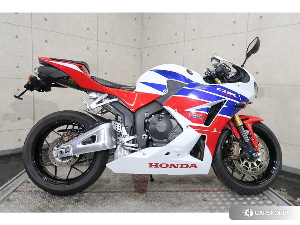 Проданный Honda CBR600RR 2017 из Японии