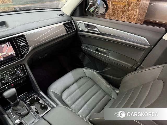 Volkswagen Tourang 2021 Черный из Китая