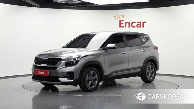 Kia Seltos 2021 Серебристо-серый из Кореи