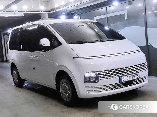 Hyundai Staria 2025 Белый из Кореи