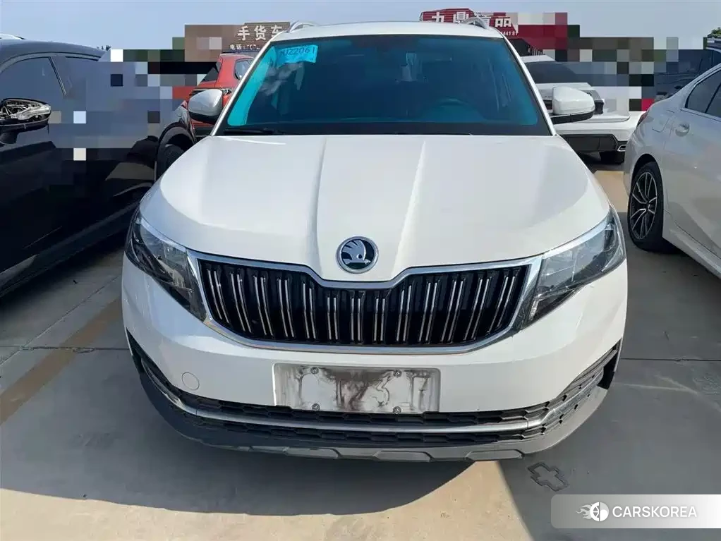 Skoda Komick 2024 Белый из Китая