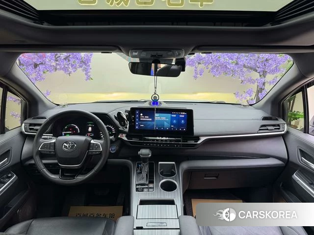 Toyota Saina 2024 Белый из Китая