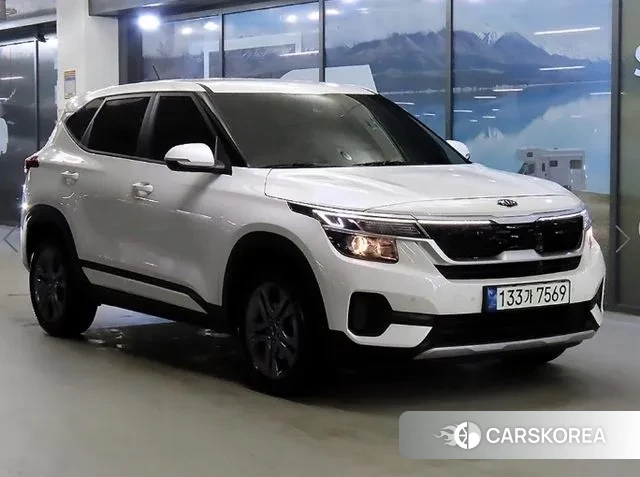 Kia Seltos 2021 Белый из Кореи