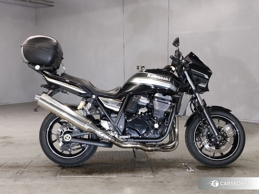 Проданный Kawasaki ZRX 1200 2012 из Японии