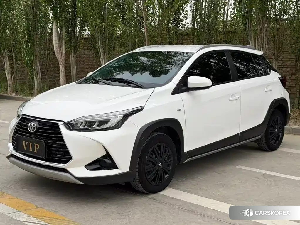 Toyota Yaris L 2023 Белый из Китая