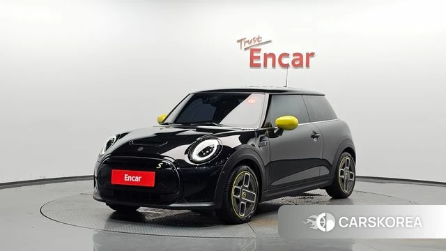 Mini Cooper Electric 2023 Черный из Кореи