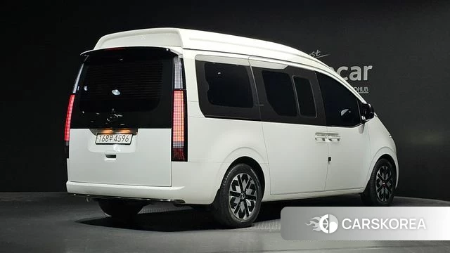Hyundai Staria 2022 Белый из Кореи
