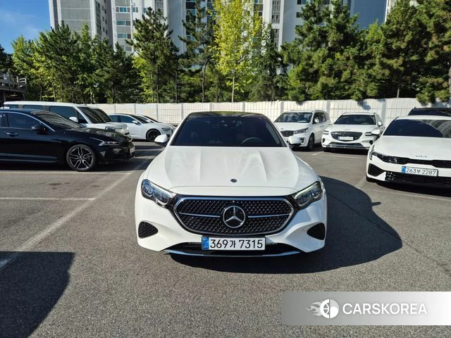 Mercedes-Benz E-Class W214 2025 Белый из Кореи