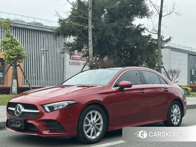 Mercedes-Benz Class A 2019 Красный из Китая