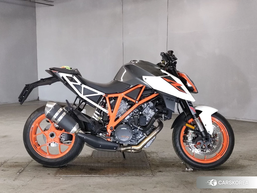 Проданный KTM 1290 SUPER DUKE R 2018 из Японии