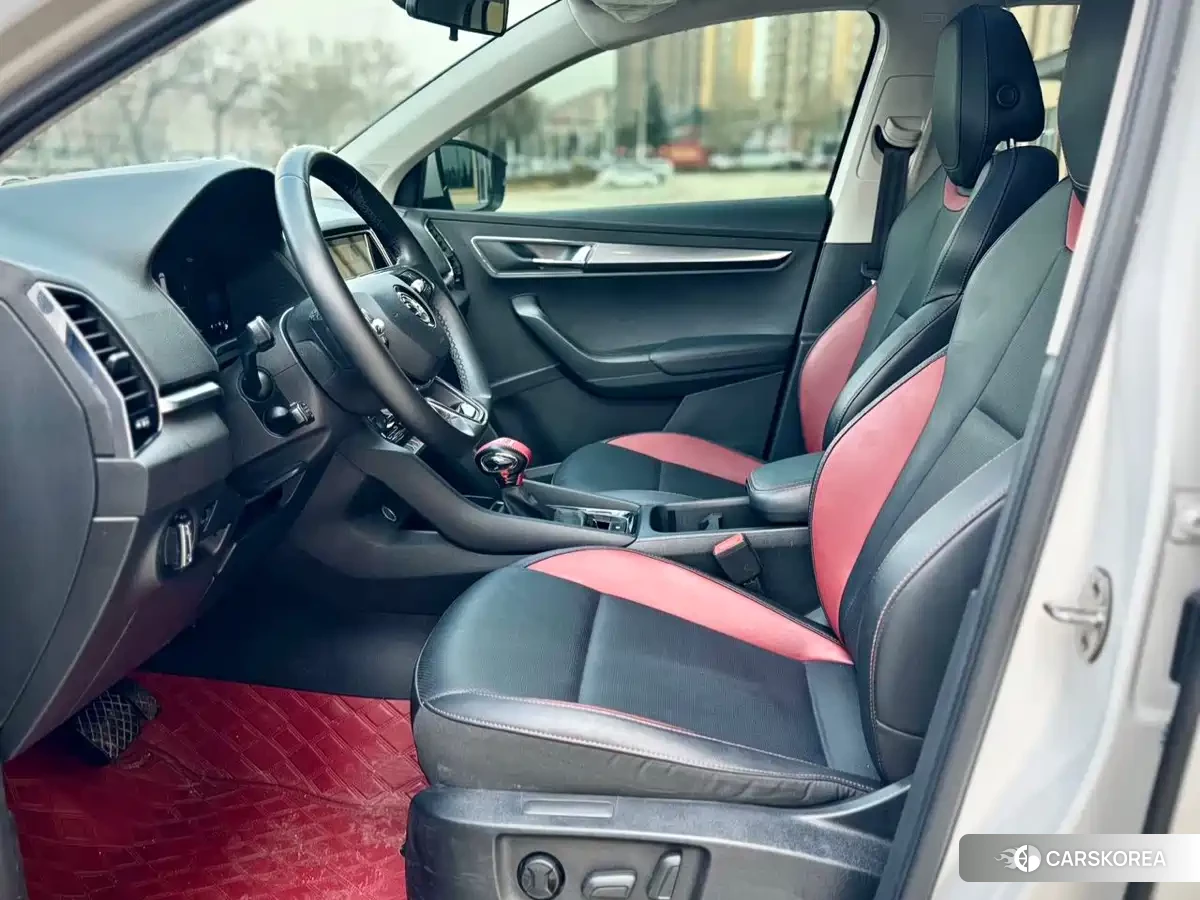 Skoda Krok 2022 Белый из Китая