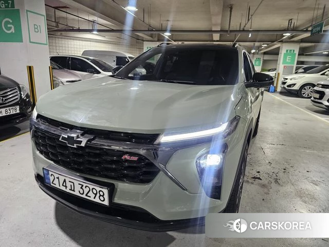 Chevrolet (GM Daewoo) Trax Crossover 2023 Серебристо-серый из Кореи