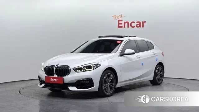 BMW 1 Series (F40) 2023 Белый из Кореи