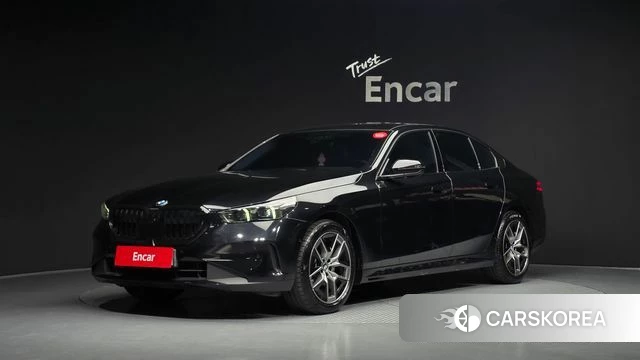 BMW 5 Series (G60) 2023 Черный из Кореи