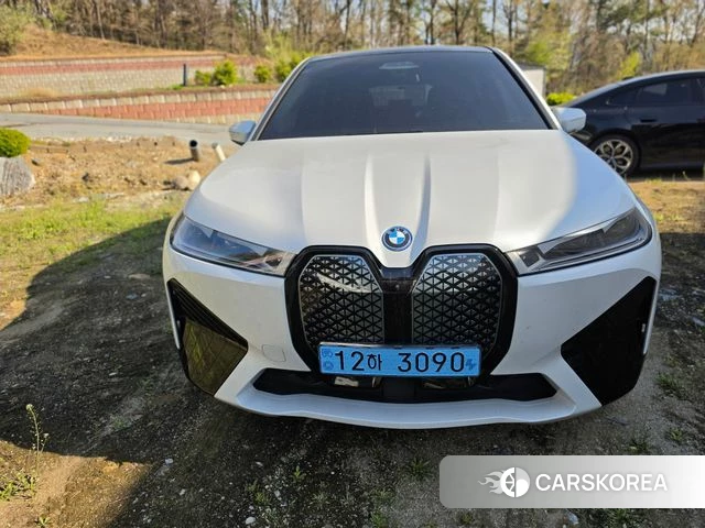 BMW iX 2023 Жемчужный цвет из Кореи