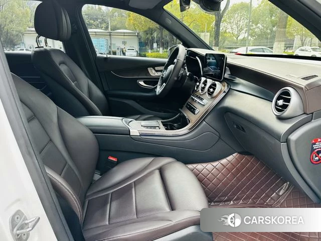 Mercedes-Benz GLC 2022 Белый из Китая