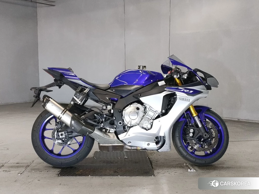 Проданный Yamaha YZF-R1 2015 из Японии