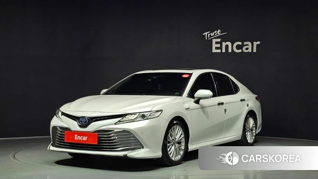 Toyota Camry (XV70) 2019 Белый из Кореи