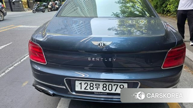 Bentley Flying Spur 3rd Generation 2021 Синий из Кореи