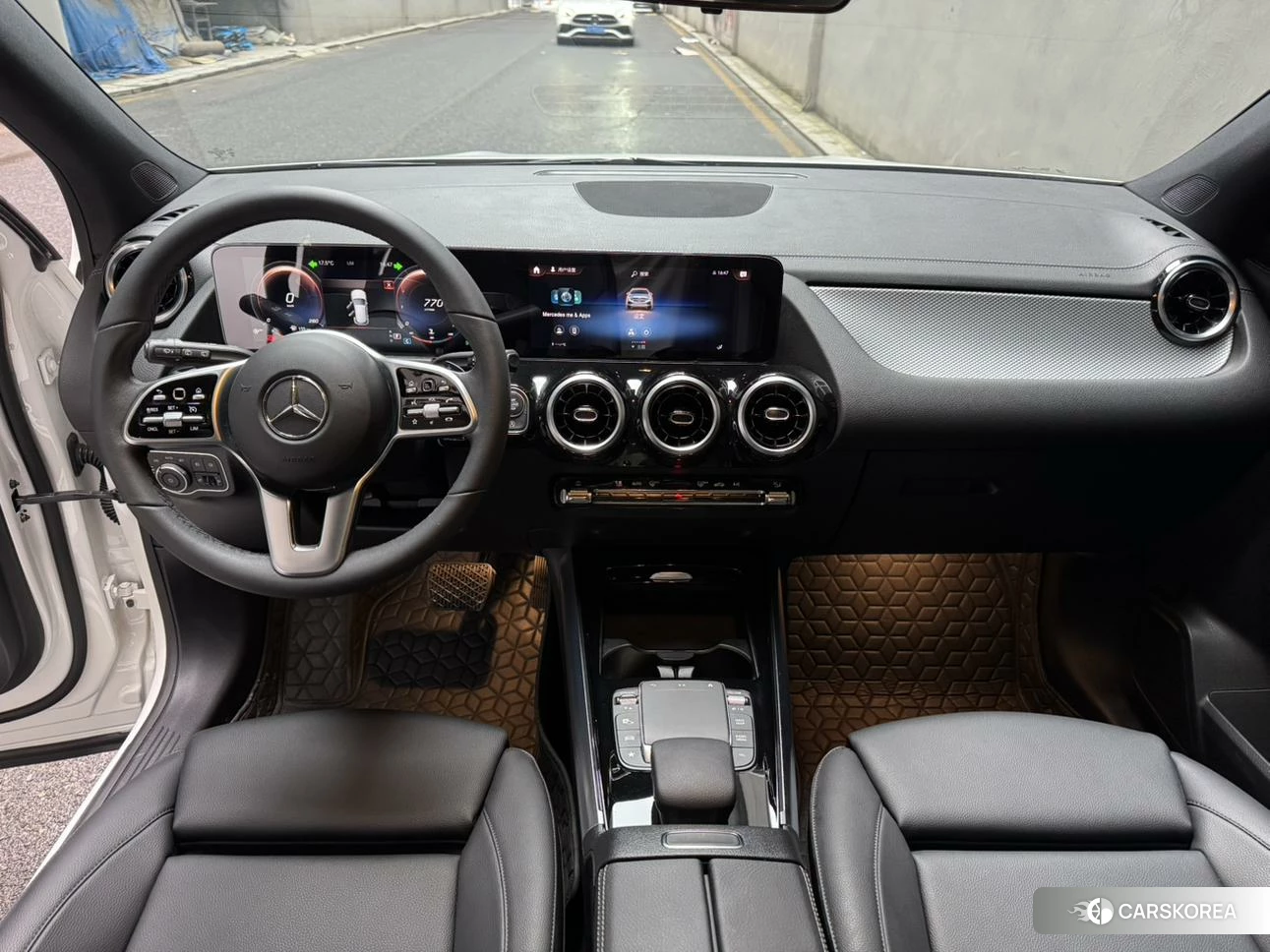Mercedes-Benz GLA 2021 Белый из Китая