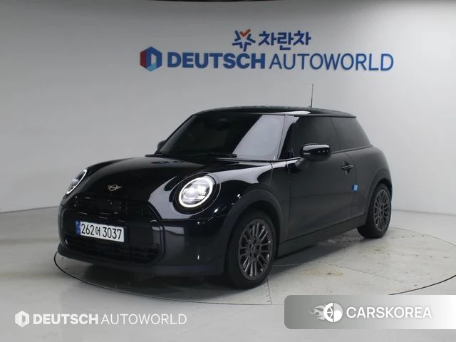 Mini Cooper C 4th generation 2024 Черный из Кореи
