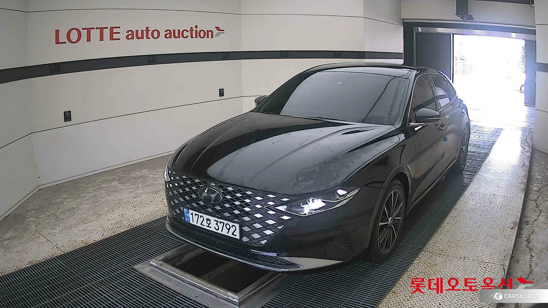 Hyundai Grandeur 2023 Abyss Black Pearl из Кореи