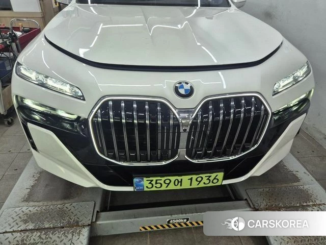 BMW 7 Series (G70) 2026 Белый из Кореи