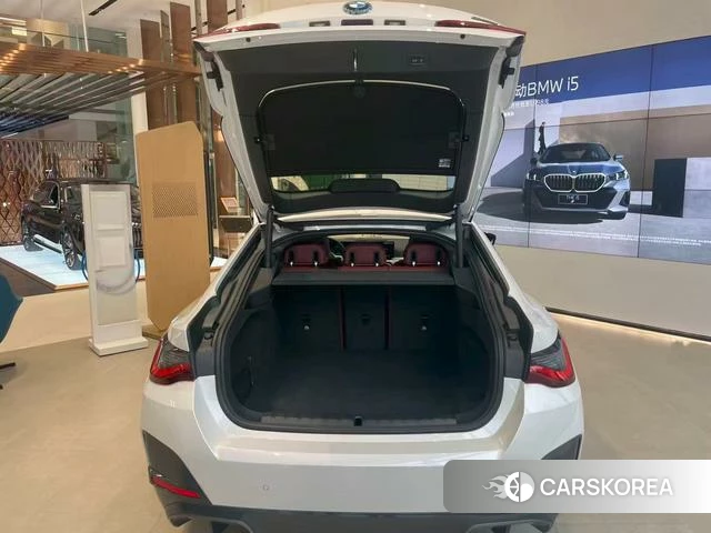 BMW i4 2026 Белый из Китая