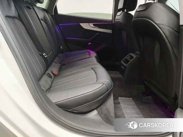 Audi A4L 2023 Белый из Китая