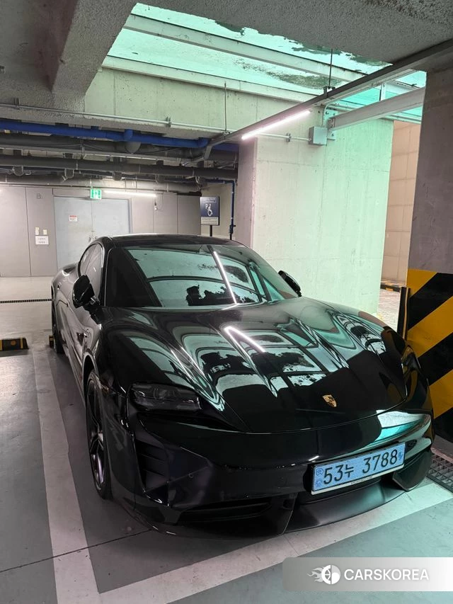 Porsche Taycan 2021 Черный из Кореи