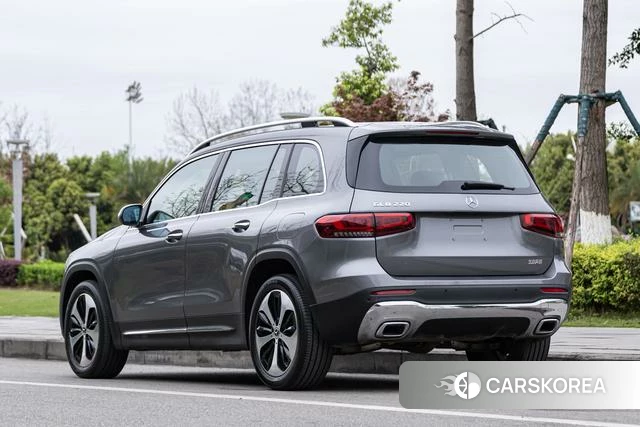 Mercedes-Benz GLB 2023 Серебристо-серый из Китая