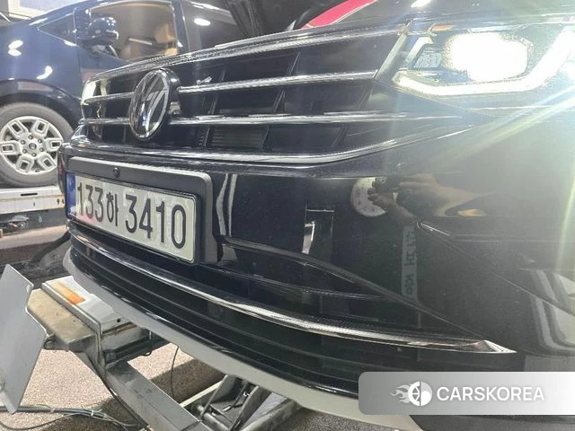 Volkswagen Tiguan second Generation 2024 Черный из Кореи