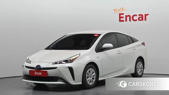 Toyota Prius 4th Generation 2020 Белый из Кореи