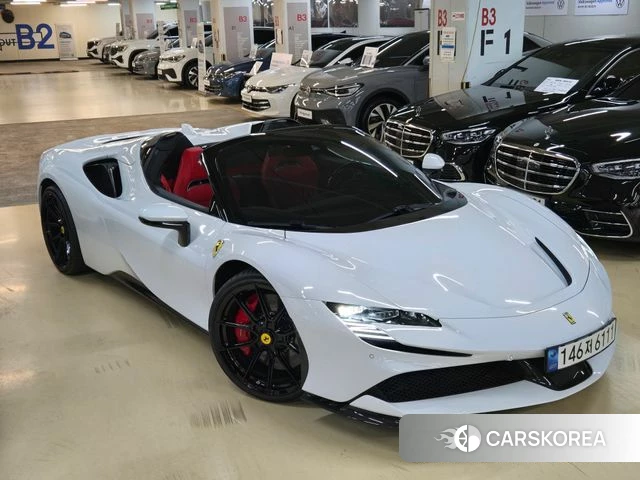 Ferrari SF90 Spider 2023 Белый из Кореи