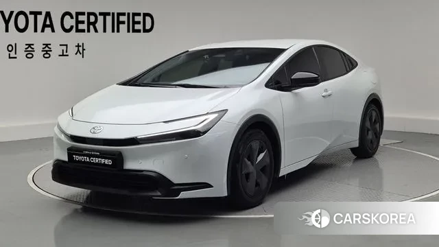 Toyota Prius 5th Generation 2024 Белый из Кореи