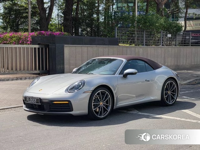 Porsche 911(992) 2023 Серебристо-серый из Кореи